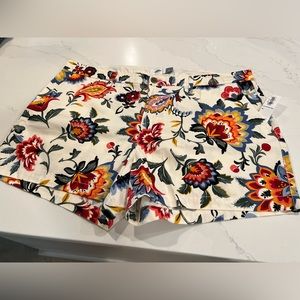 NWT Print Shorts. 1091